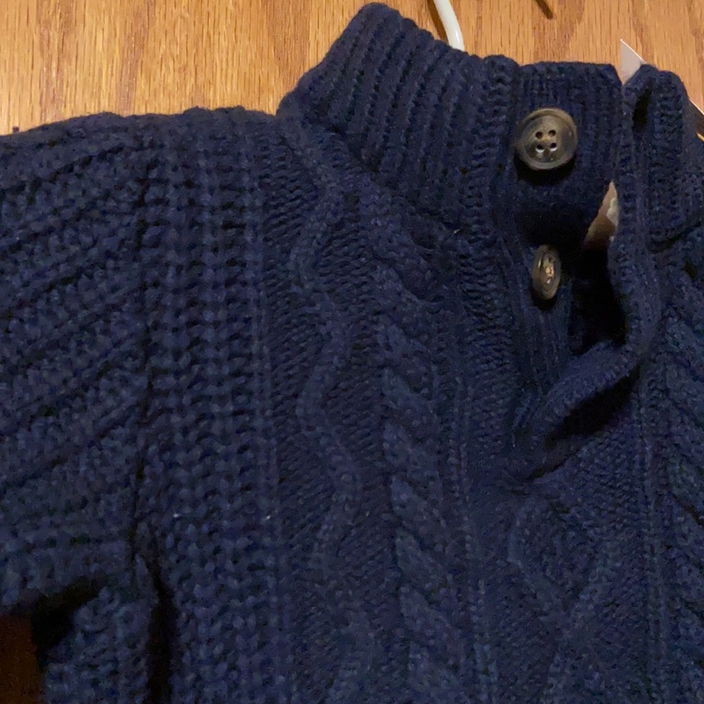 Beautiful NWT Gap Kids sweater (4 years)